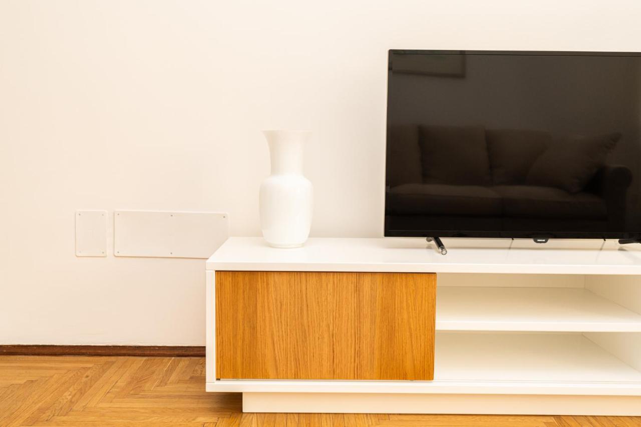 Domus Verona - Elegante Residenza Con Affaccio Su Porta Leoni Extérieur photo