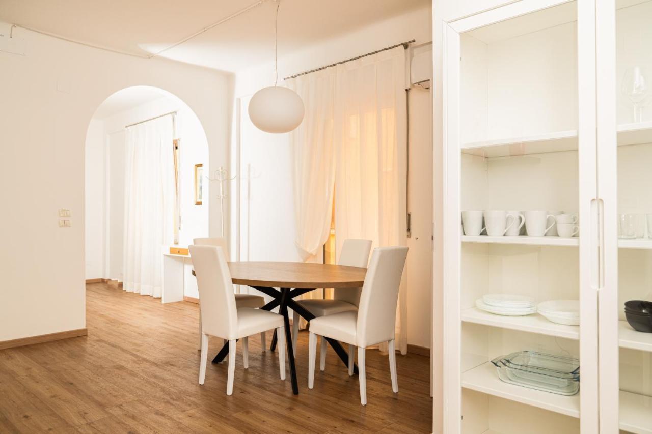 Domus Verona - Elegante Residenza Con Affaccio Su Porta Leoni Extérieur photo