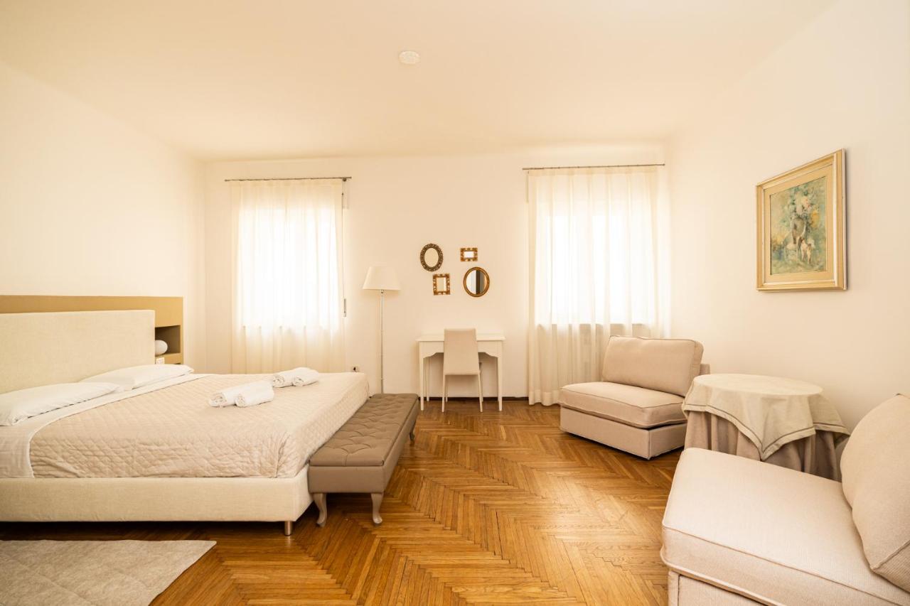 Domus Verona - Elegante Residenza Con Affaccio Su Porta Leoni Extérieur photo