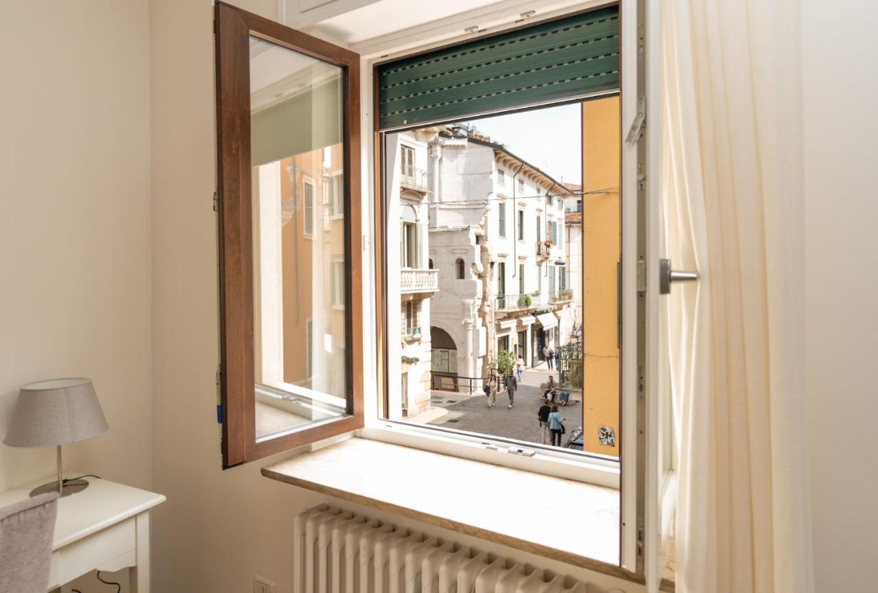 Domus Verona - Elegante Residenza Con Affaccio Su Porta Leoni Extérieur photo