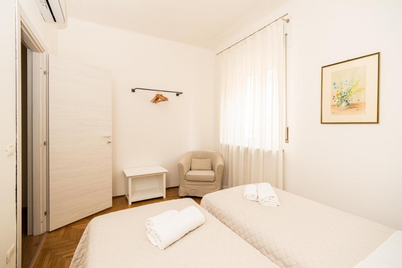 Domus Verona - Elegante Residenza Con Affaccio Su Porta Leoni Extérieur photo