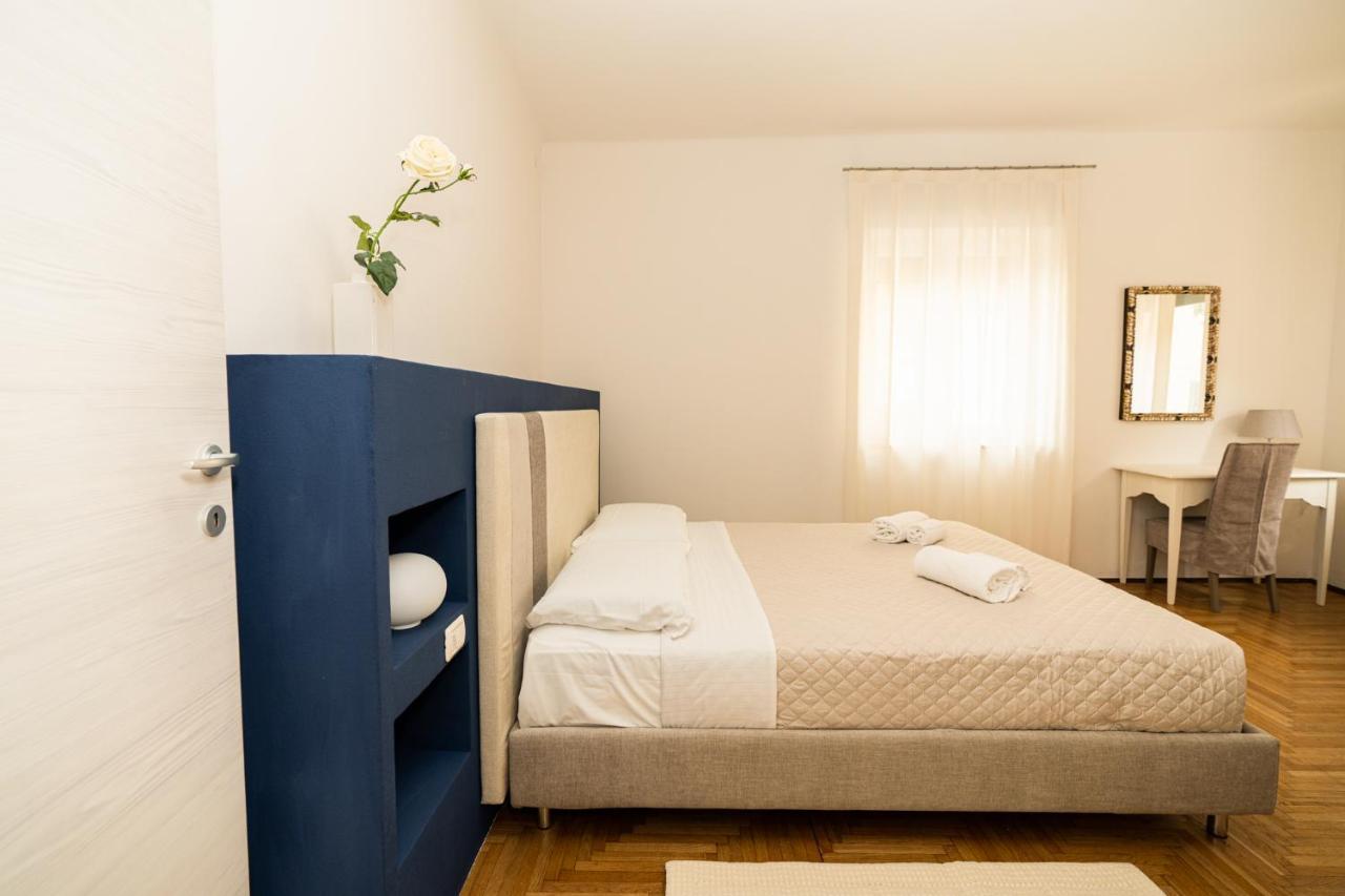 Domus Verona - Elegante Residenza Con Affaccio Su Porta Leoni Extérieur photo