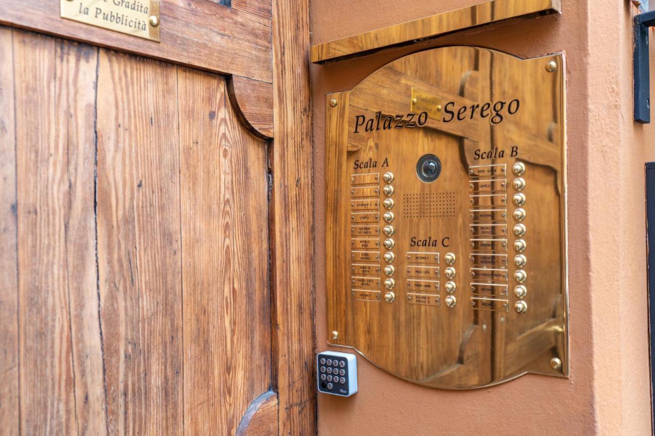 Domus Verona - Elegante Residenza Con Affaccio Su Porta Leoni Extérieur photo
