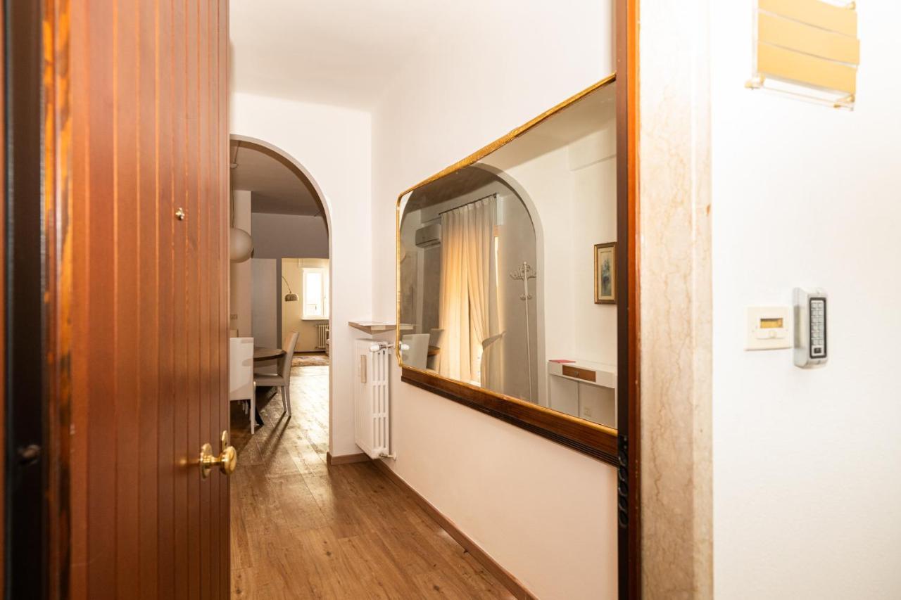 Domus Verona - Elegante Residenza Con Affaccio Su Porta Leoni Extérieur photo