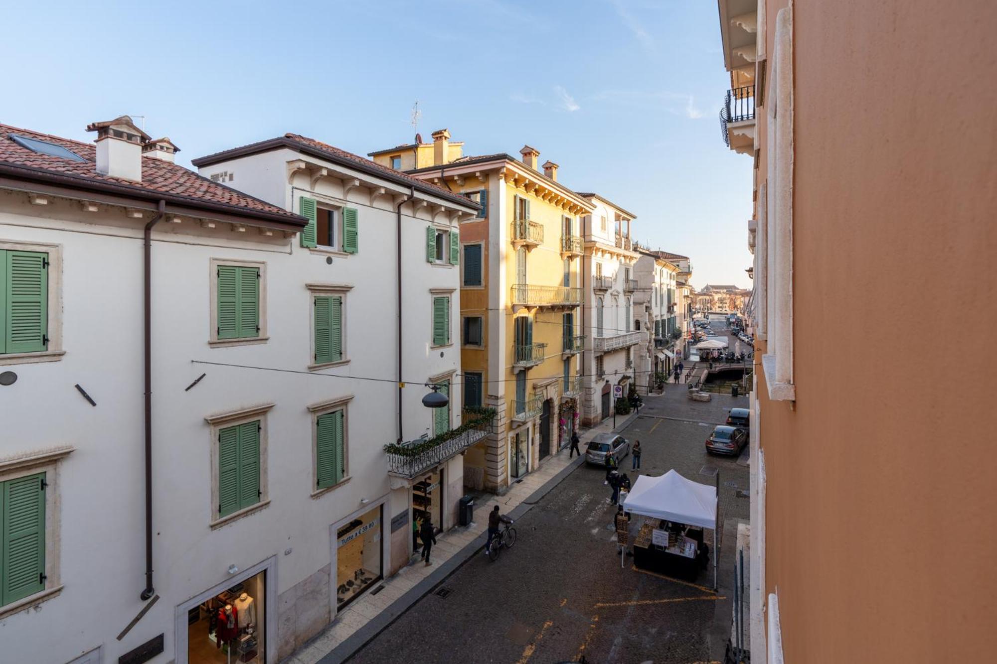 Domus Verona - Elegante Residenza Con Affaccio Su Porta Leoni Chambre photo